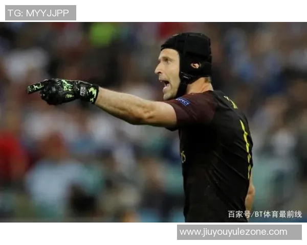 传奇门将切赫加盟英国第四级别联赛冰球队开启新职业生涯