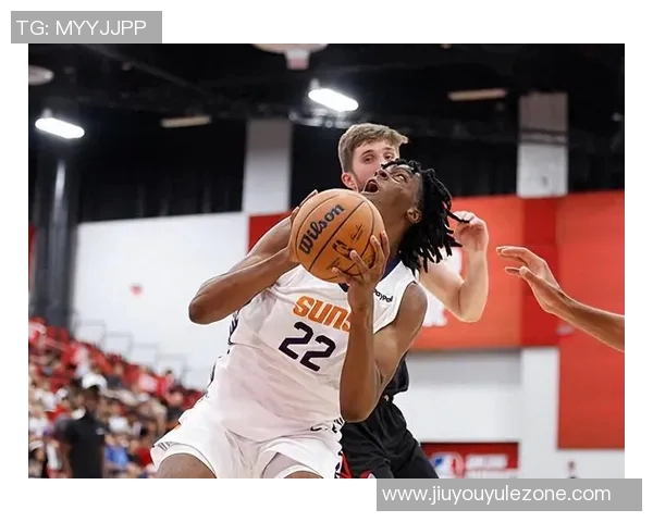 太阳队宣布裁掉前锋CJ亨特利双向球员身份终止